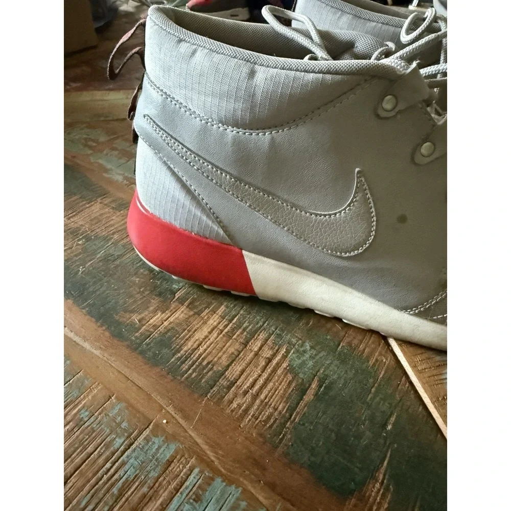 Men's Nike Chukka Roche Run Grey Red Size 13